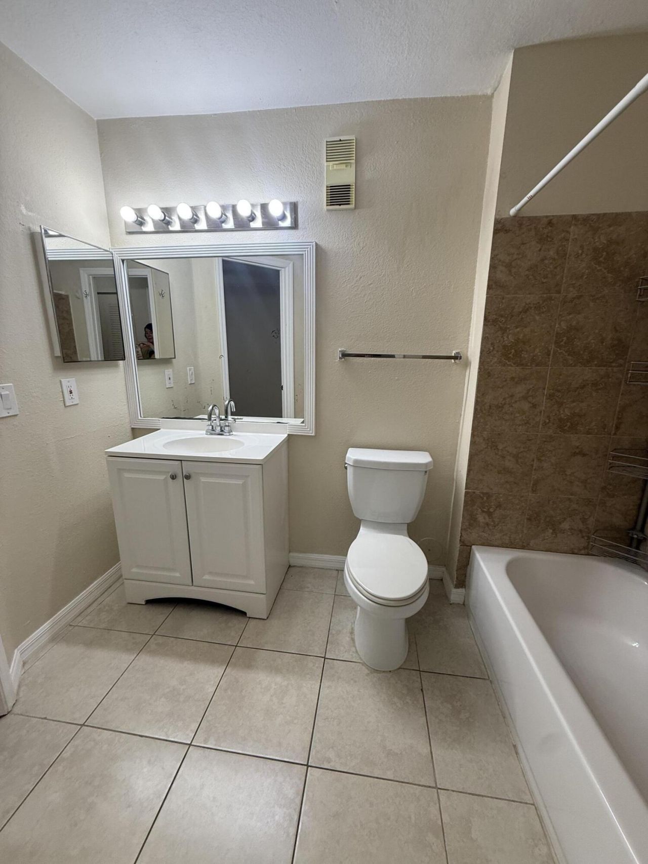 3390 N Pinewalk Drive, Unit 1012, Margate, FL 33063 Photo