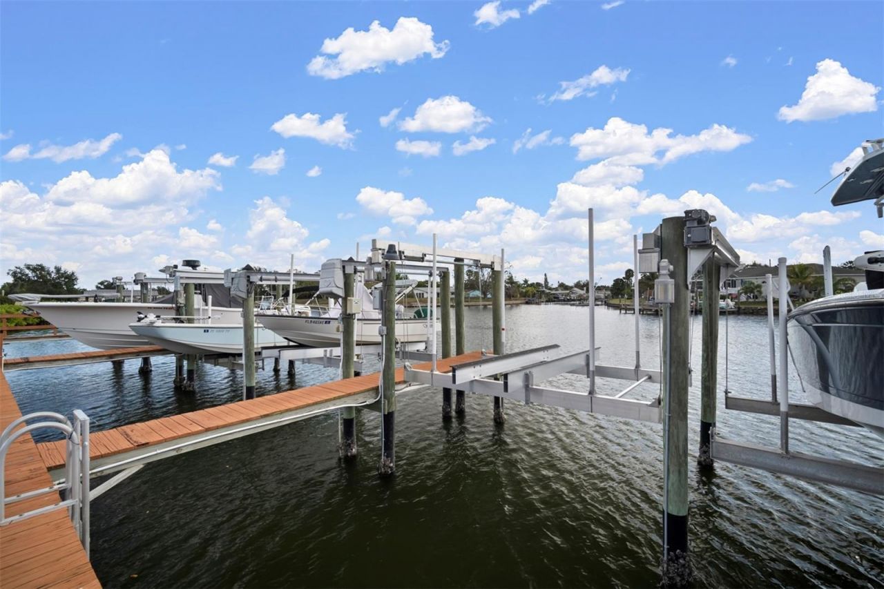 634 Yardarm Drive , Apollo Beach, FL 33572 Photo