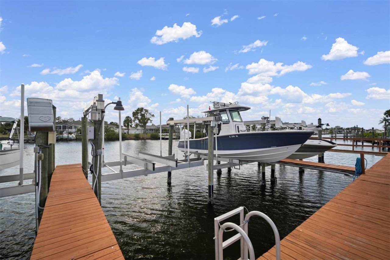 634 Yardarm Drive , Apollo Beach, FL 33572 Photo