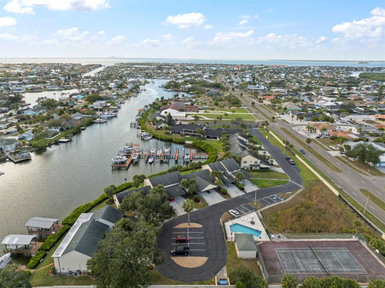 634 Yardarm Drive , Apollo Beach, FL 33572 Photo