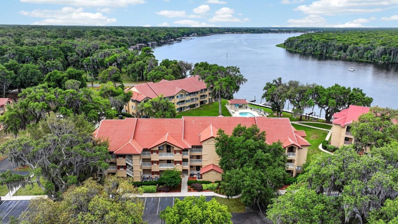 99 Broad River Place , Unit 2105, Welaka, FL 32193 Photo