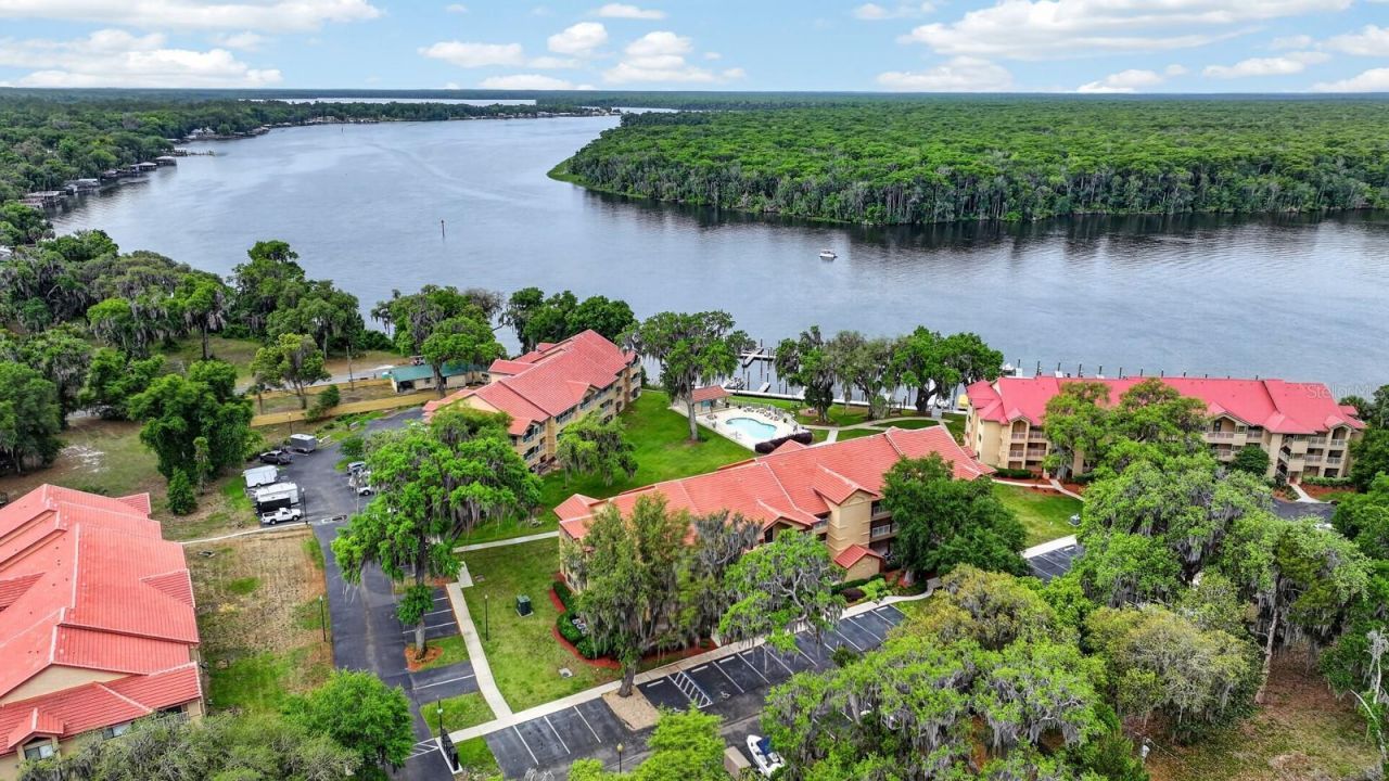 99 Broad River Place , Unit 2105, Welaka, FL 32193 Photo