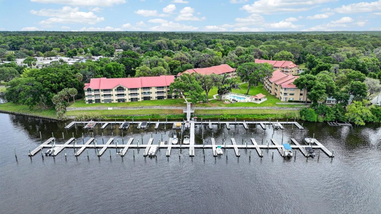 99 Broad River Place , Unit 2105, Welaka, FL 32193 Photo