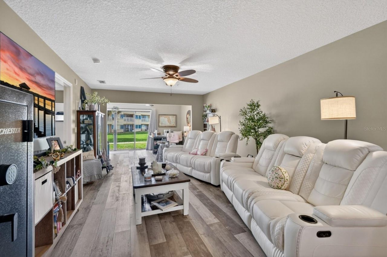 99 Broad River Place , Unit 2105, Welaka, FL 32193 Photo