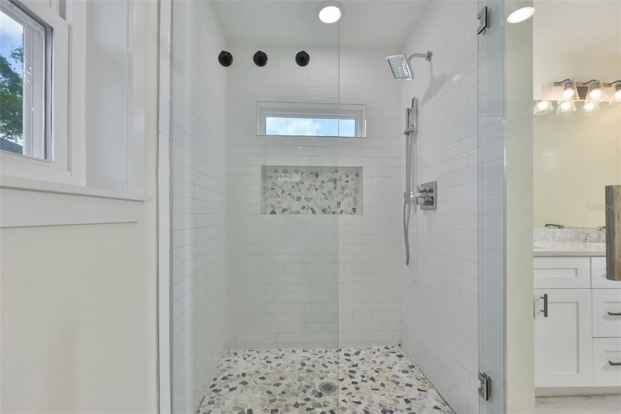 1808 E Caracas Street, Tampa, FL 33610 Photo