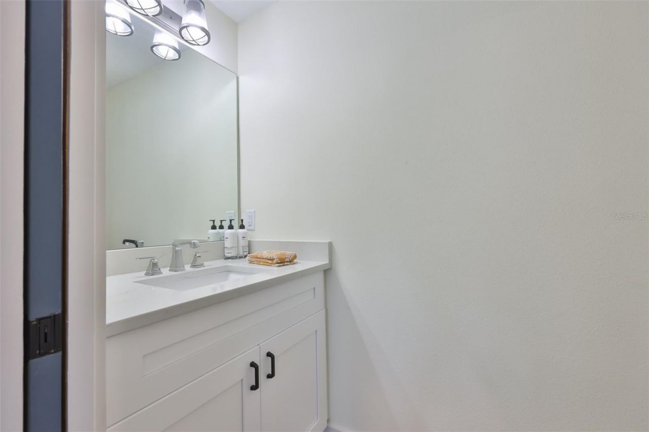 1808 E Caracas Street, Tampa, FL 33610 Photo