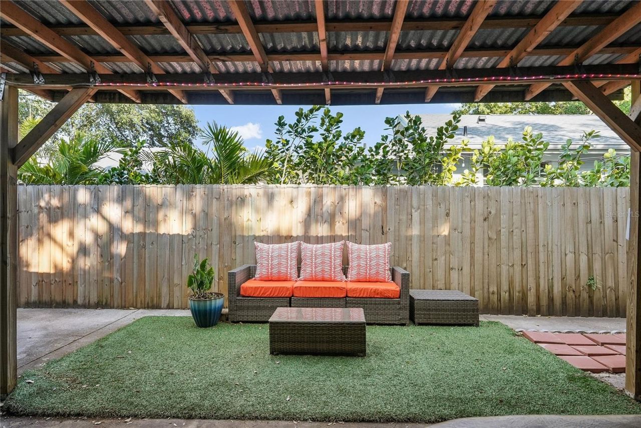 3027 Burlington Avenue N, Saint Petersburg, FL 33713 Photo