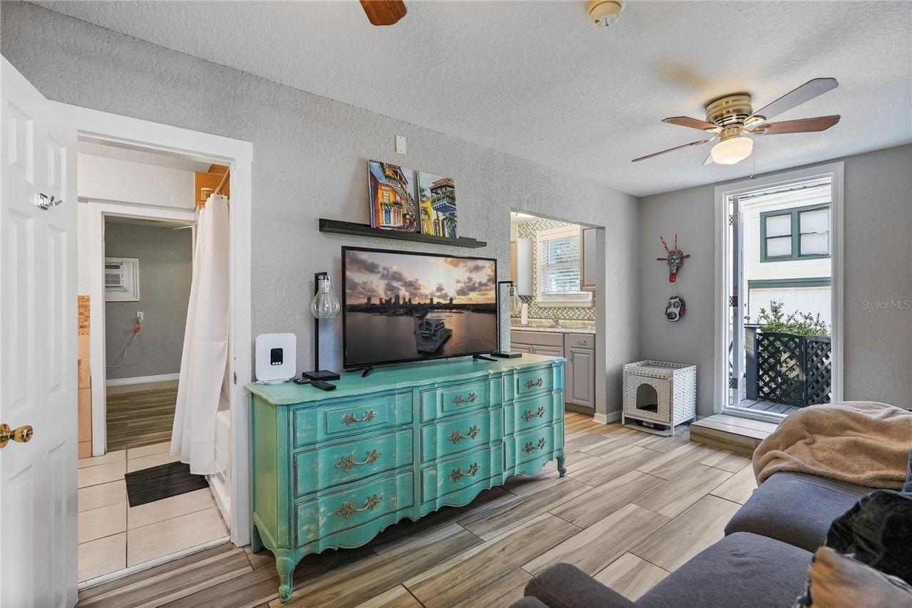 3027 Burlington Avenue N, Saint Petersburg, FL 33713 Photo