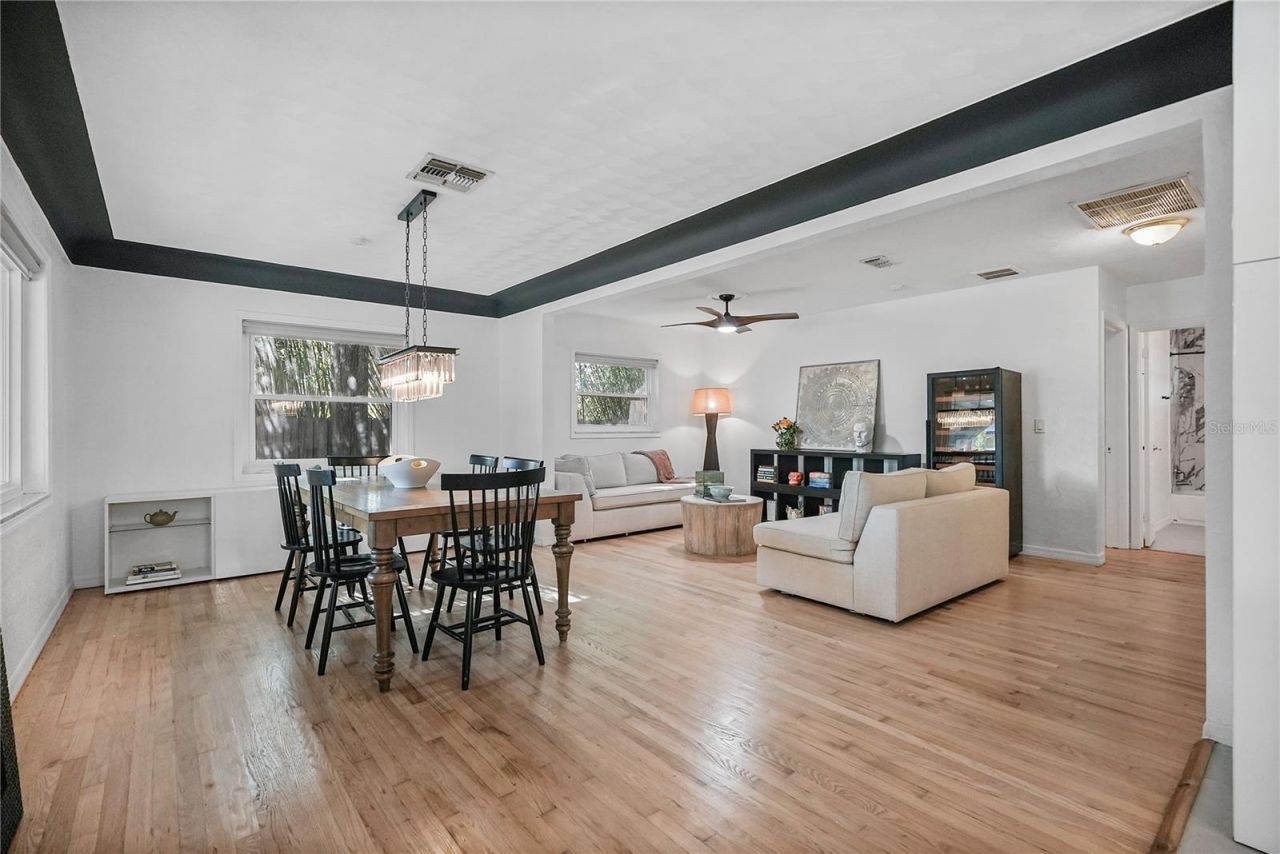 3027 Burlington Avenue N, Saint Petersburg, FL 33713 Photo
