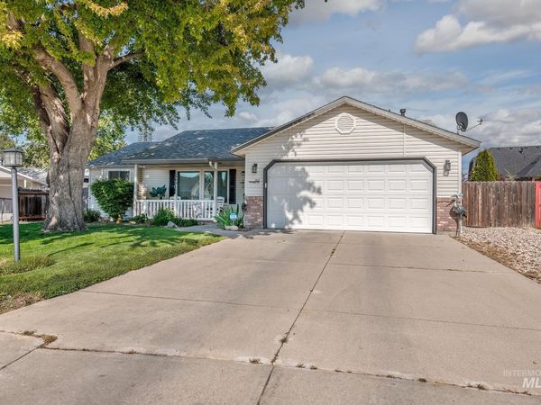 242 N Moraine Ave, Eagle, ID 83616