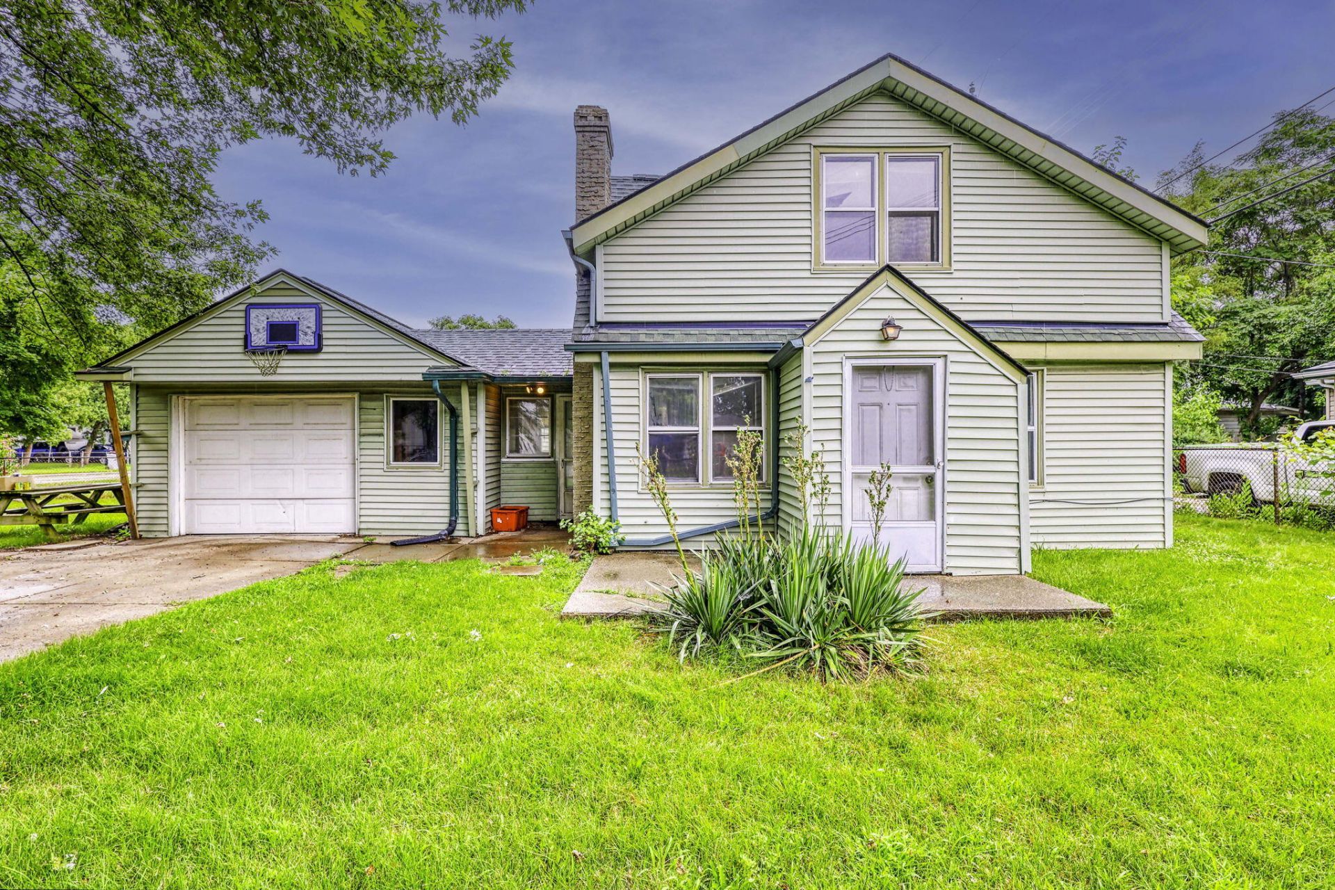 1100 E Bernhard Avenue, Hazel Park, MI 48030 Main Photo
