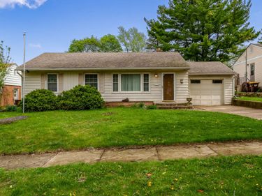 920 WOODLAND Drive , Rockford, IL 61108