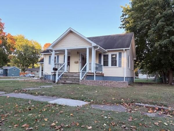 809 N 3rd Street , Kentland, IN 47951