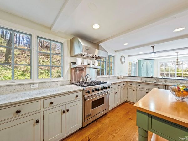 12 Harris Road, Katonah, NY 10536