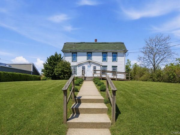 1612 Main Road , Jamesport, NY 11901
