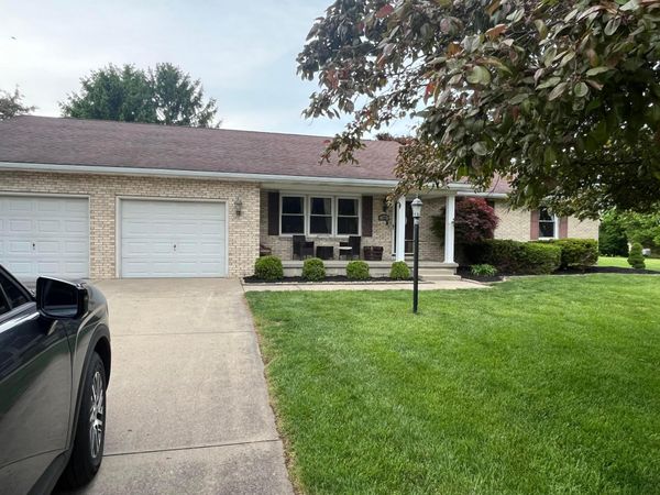 12 Hampton Court , Washington Court House, OH 43160