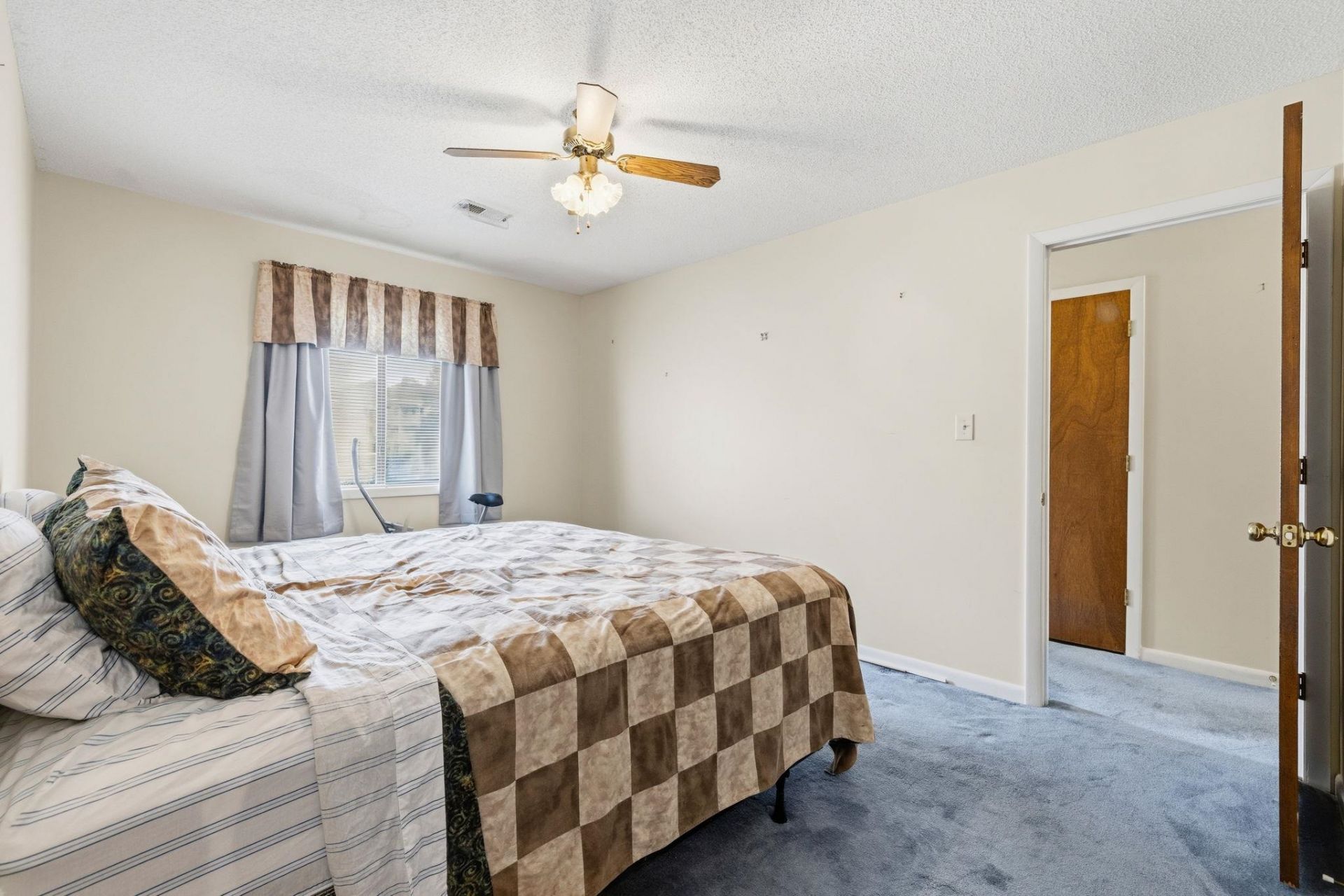 510 Fairwood Lakes Ln.  Photo 13