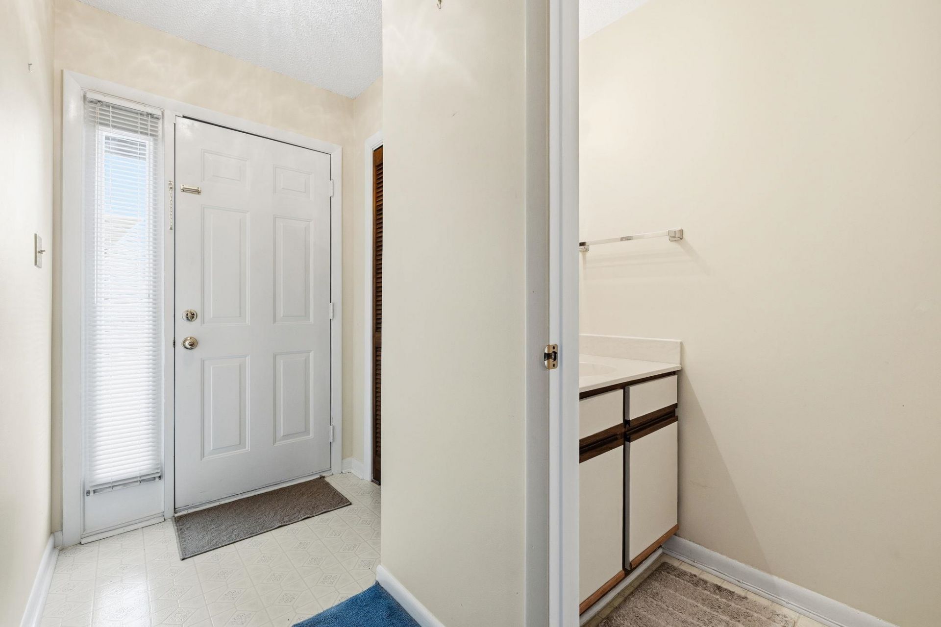 510 Fairwood Lakes Ln.  Photo 5