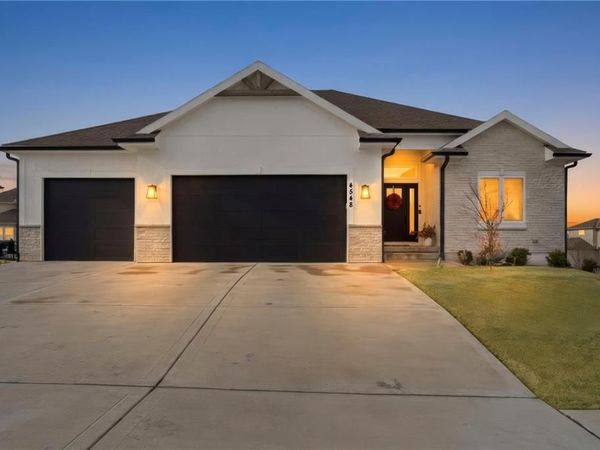 4548 NE Seneca Terrace, Lee's Summit, MO 64064