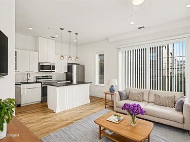 2217 N Fitzhugh Avenue, Unit 201, Dallas, TX 75204