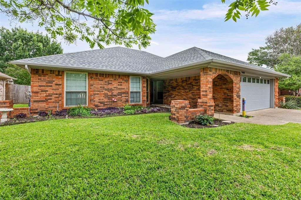 7408 Sean Drive, North Richland Hills, TX 76182 Main Photo