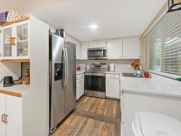 401 Columbia Circle, Lake Dallas, TX 75065