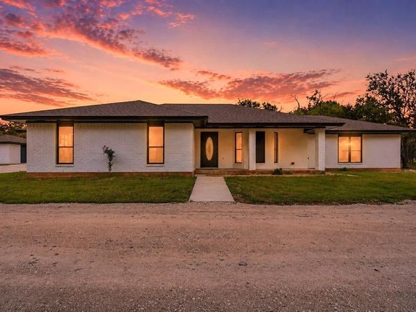 1070 Diamond Oaks Road, Stephenville, TX 76401