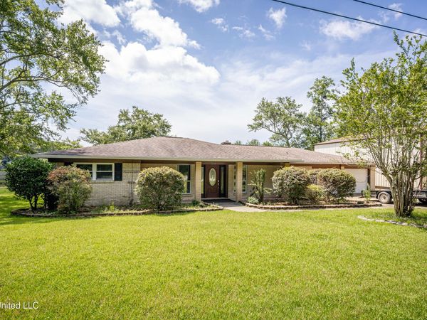 2312 Santa Cruz Street, Gautier, MS 39553