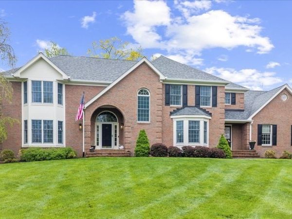 27 Shy Creek Rd, Alexandria, NJ 08867