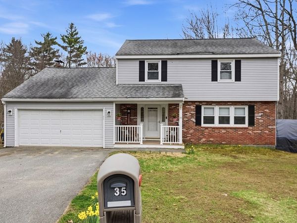 35 Shannon Road, Hampstead, NH 03841