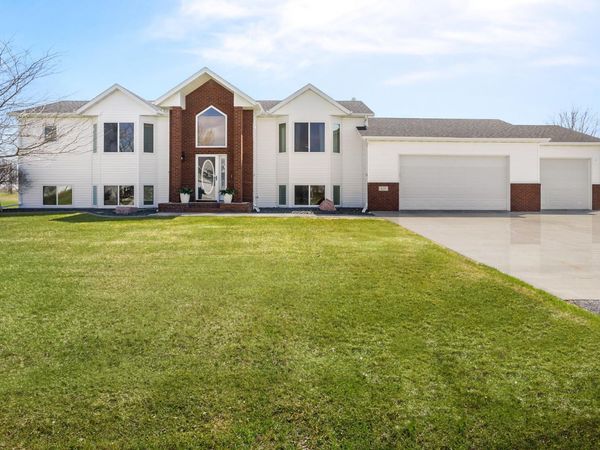 829 LEONARDS Way, Argusville, ND 58005