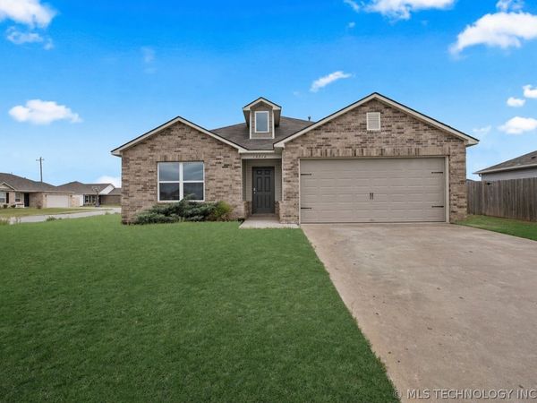 10016 E 109th Place North , Owasso, OK 74055