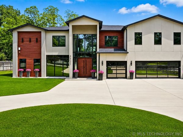 4621 S Columbia Place, Tulsa, OK 74105