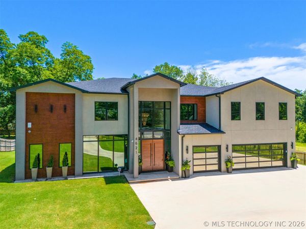 4621 S Columbia Place , Tulsa, OK 74105