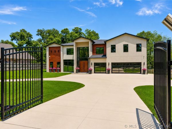4621 S Columbia Place , Tulsa, OK 74105
