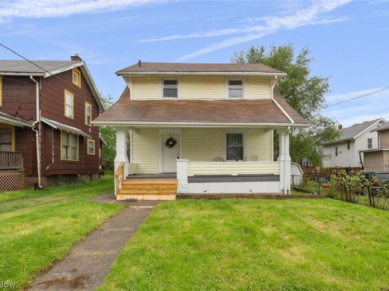 329 Girard Avenue NE, Canton, OH 44704 Photo 1