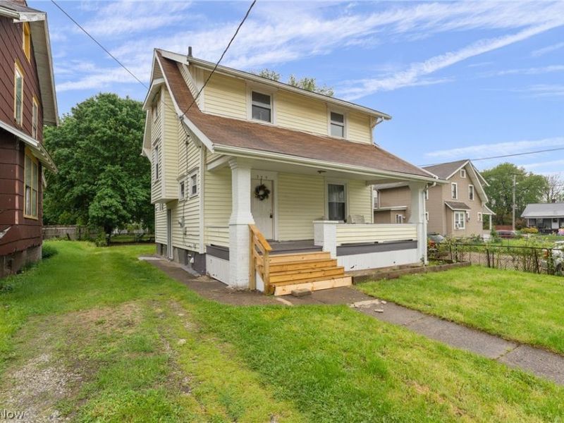 329 Girard Avenue NE, Canton, OH 44704 Photo 3