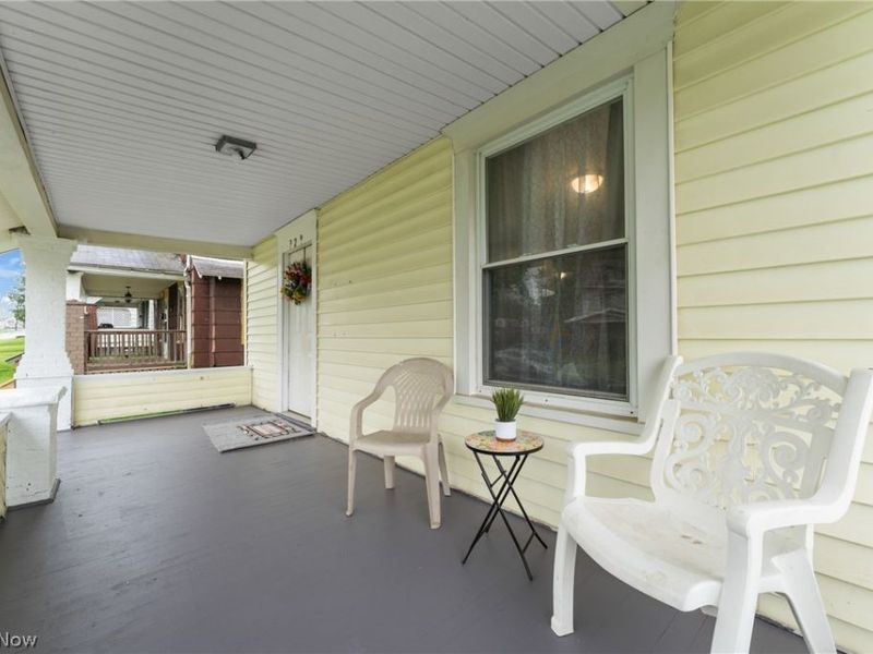 329 Girard Avenue NE, Canton, OH 44704 Photo 8