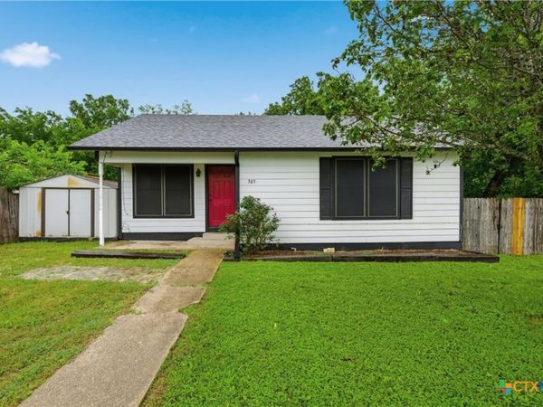 303 N Milam Street , Rogers, TX 76569