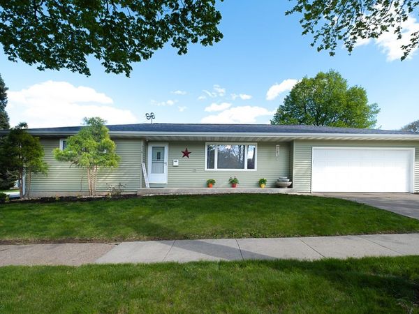 316 3rd Avenue NW, Mt Vernon, IA 52314