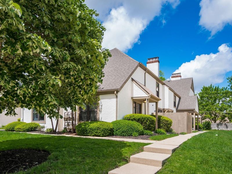 414 Edinburgh Road , Dublin, OH 43017 Photo 2