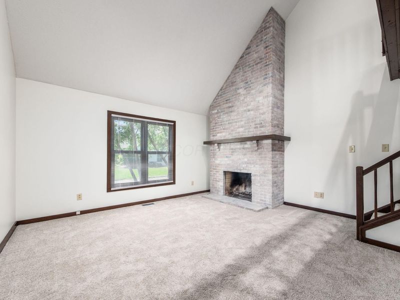 414 Edinburgh Road , Dublin, OH 43017 Photo 5