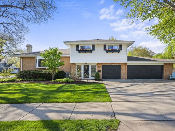 527 CUMNOR Court , Deerfield, IL 60015