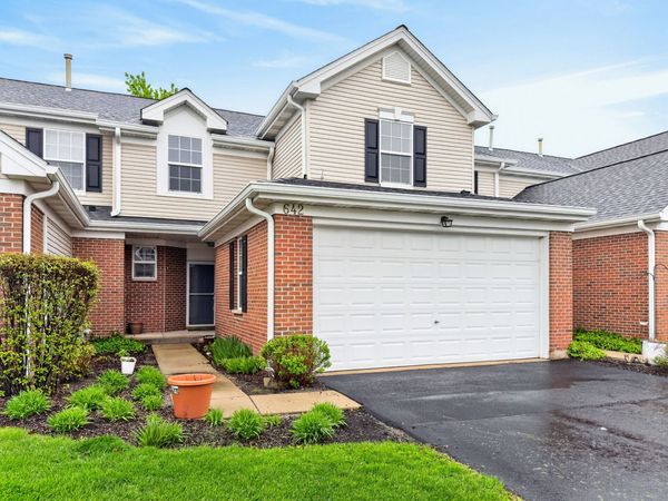 642 LEGEND Lane , Unit 642, McHenry, IL 60050