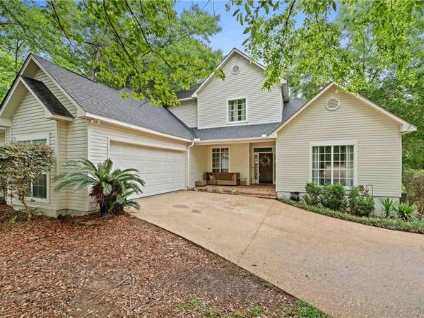 150 Lakeview Loop, Daphne, AL 36526
