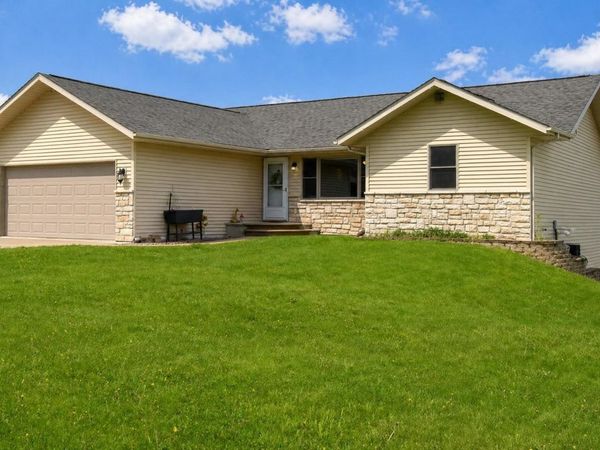 201 Cody Drive, Beaver Dam, WI 53916