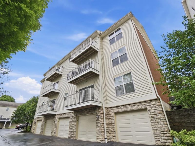 3346 Marburg Square Lane, Unit 8E, Cincinnati, OH 45209 Photo 17