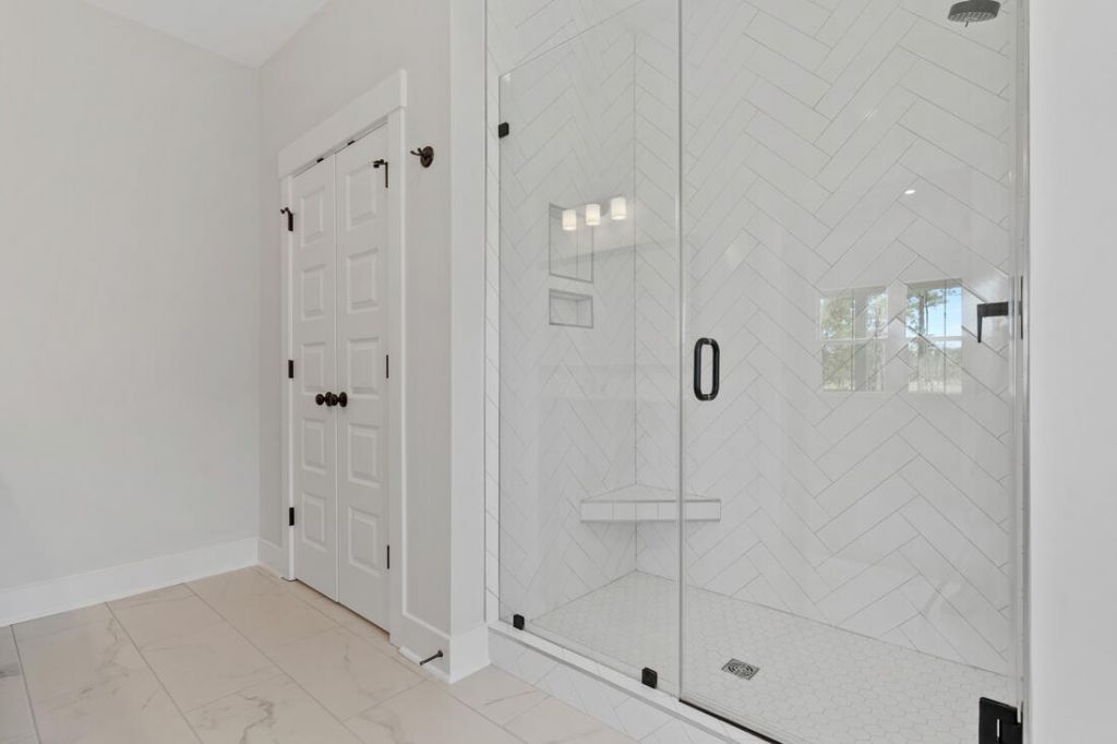 2019 Riverbend Drive Photo 10