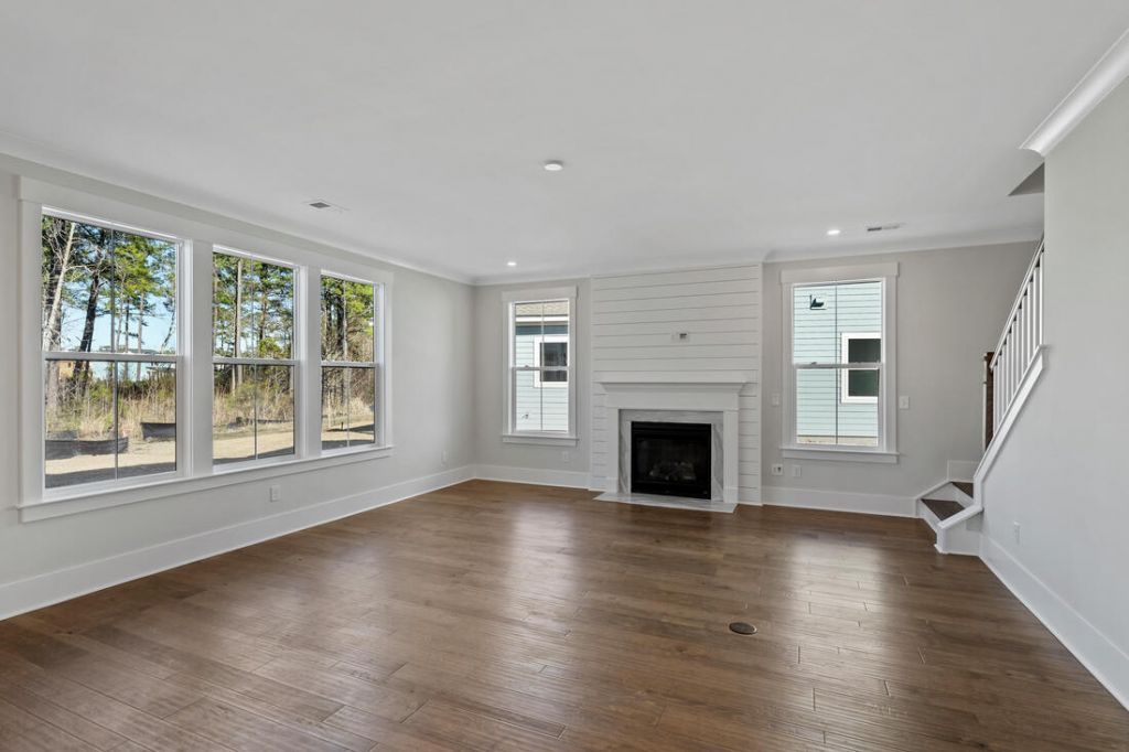 2019 Riverbend Drive Photo 6