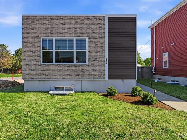 1951 Montgomery Street , St Louis, MO 63106